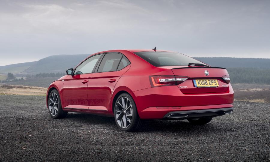  Skoda Superb SportLine 2016 года  (UK) (фото 38 из 40)